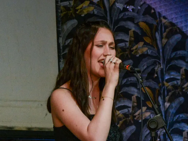 Artista in performance sul palco — Audizioni Prima Edizione PMA 2025