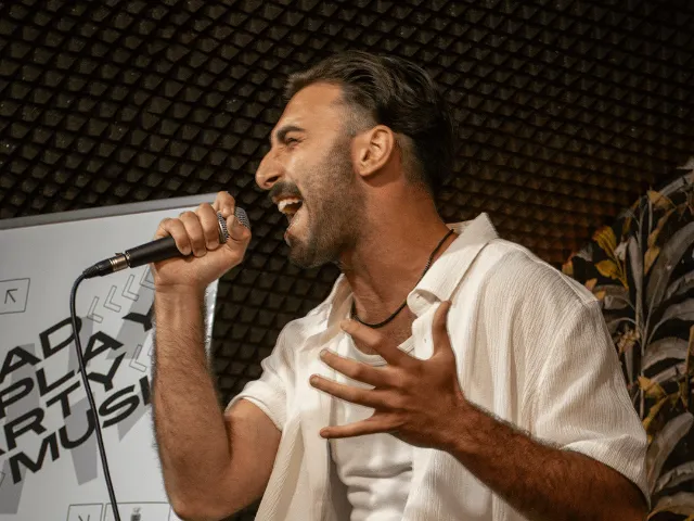Artista in performance sul palco — Audizioni Prima Edizione PMA 2025