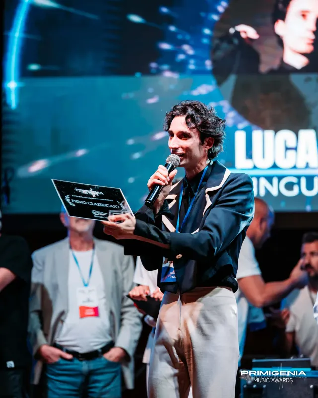 Luca Fol vincitore con il trofeo Primo Classificato — Finale Prima Edizione PMA 2025