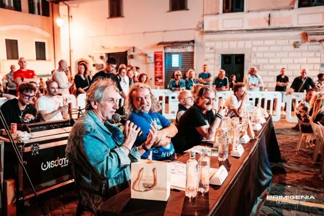 La giuria al tavolo dei giudici — Finale Prima Edizione PMA 2025