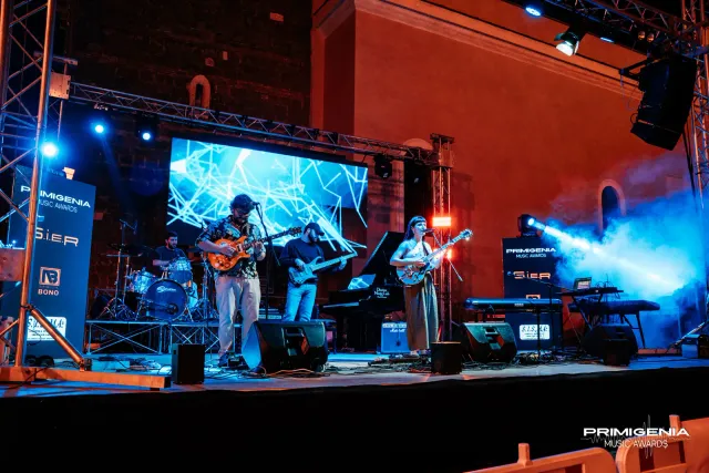 Band in esibizione sul palco — Finale Prima Edizione PMA 2025